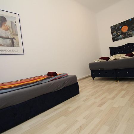 H Superior Triple Room Pr Vienna Esterno foto